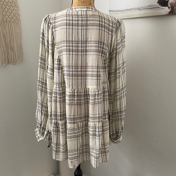 Fun blouse from Anthropologie - Picture 3 of 4